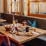 Felsners & Restaurant Hotel 4*